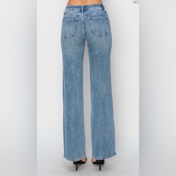 Stylish Blue Mid Rise Straight Leg Jeans for Women Plus Size NWT - Picture 4 of 6